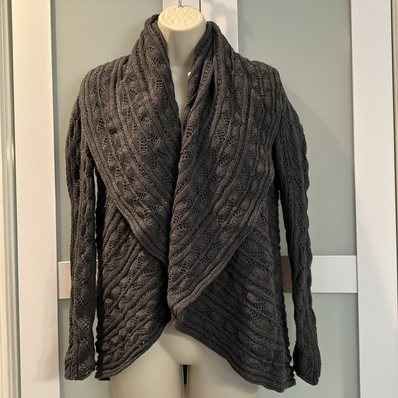 CAbi Circle Sweater Style 720 Dark Gray Size Small 2 in 1 sweater - Picture 6 of 9